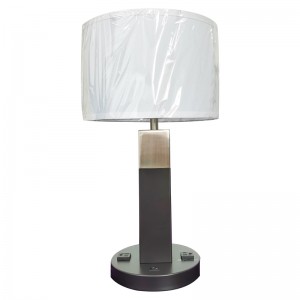 Twee tonen zwarte en geborsteldenikkelafwerking tafellamp met een op/off rocker -schakelaar en twee handige verkooppunten in de kamer